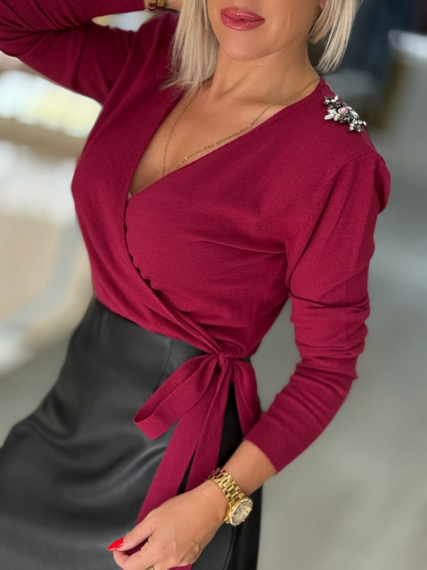 Camisola de trespasse com pedraria