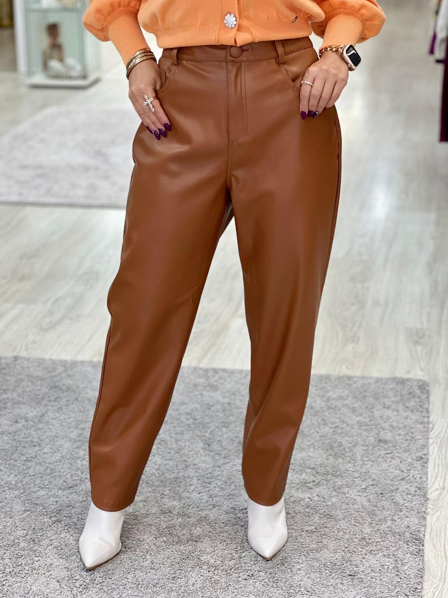 Calça mom ecopele (+cores)