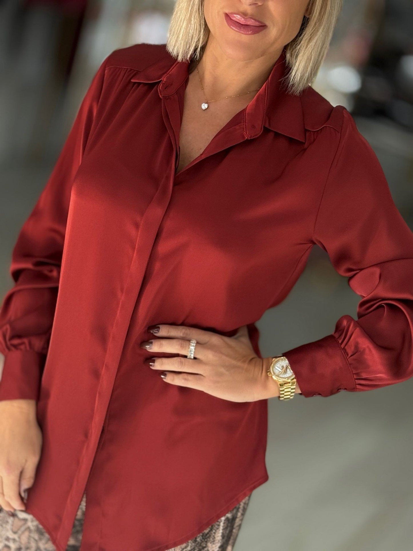 Camisa acetinada de manga comprida (+ cores)