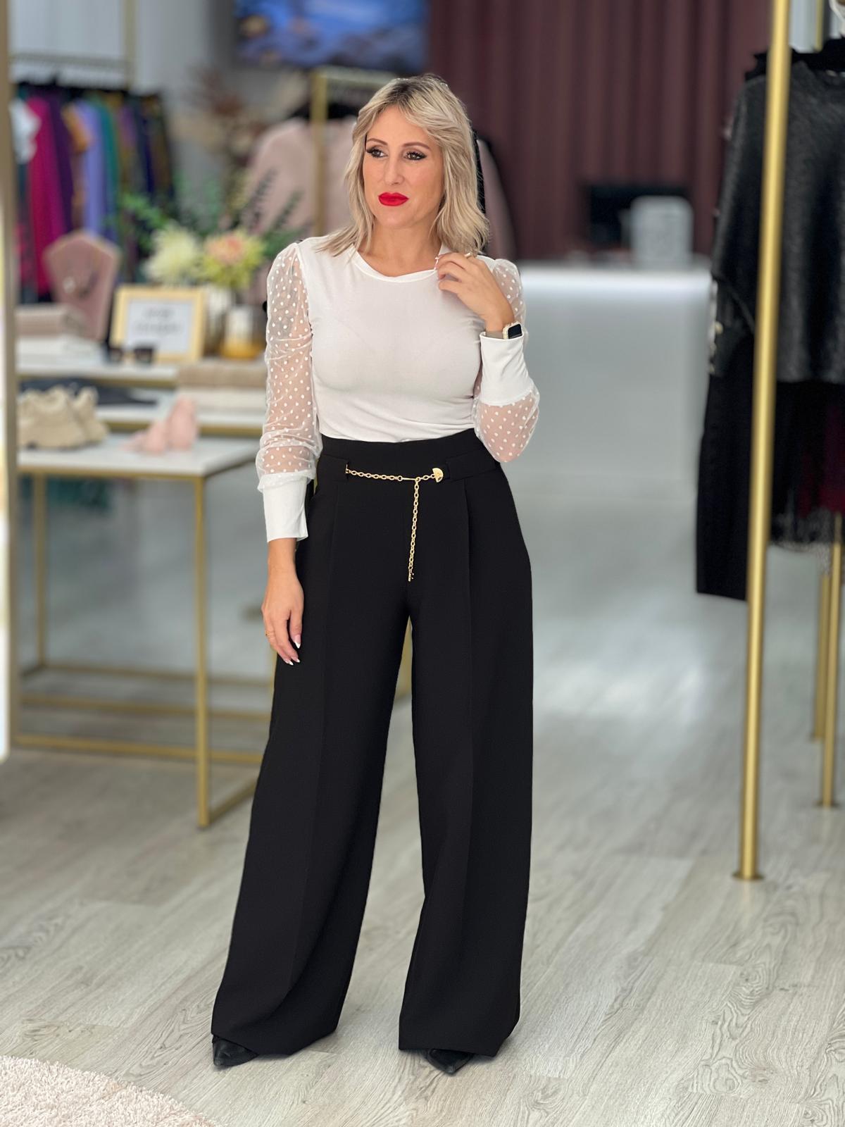Calça wide leg com cinto metálico personalizado