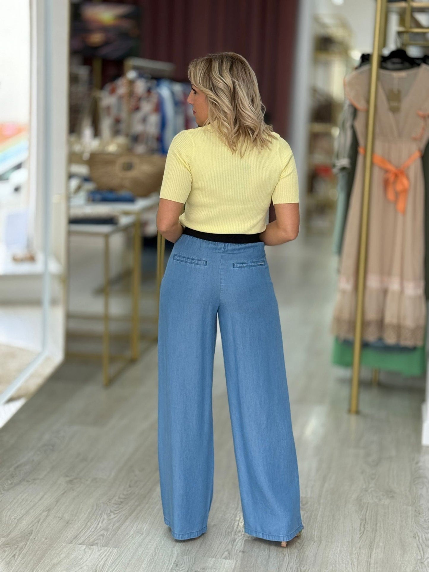 Camisola de malha canelada com manga curta (+ cores)