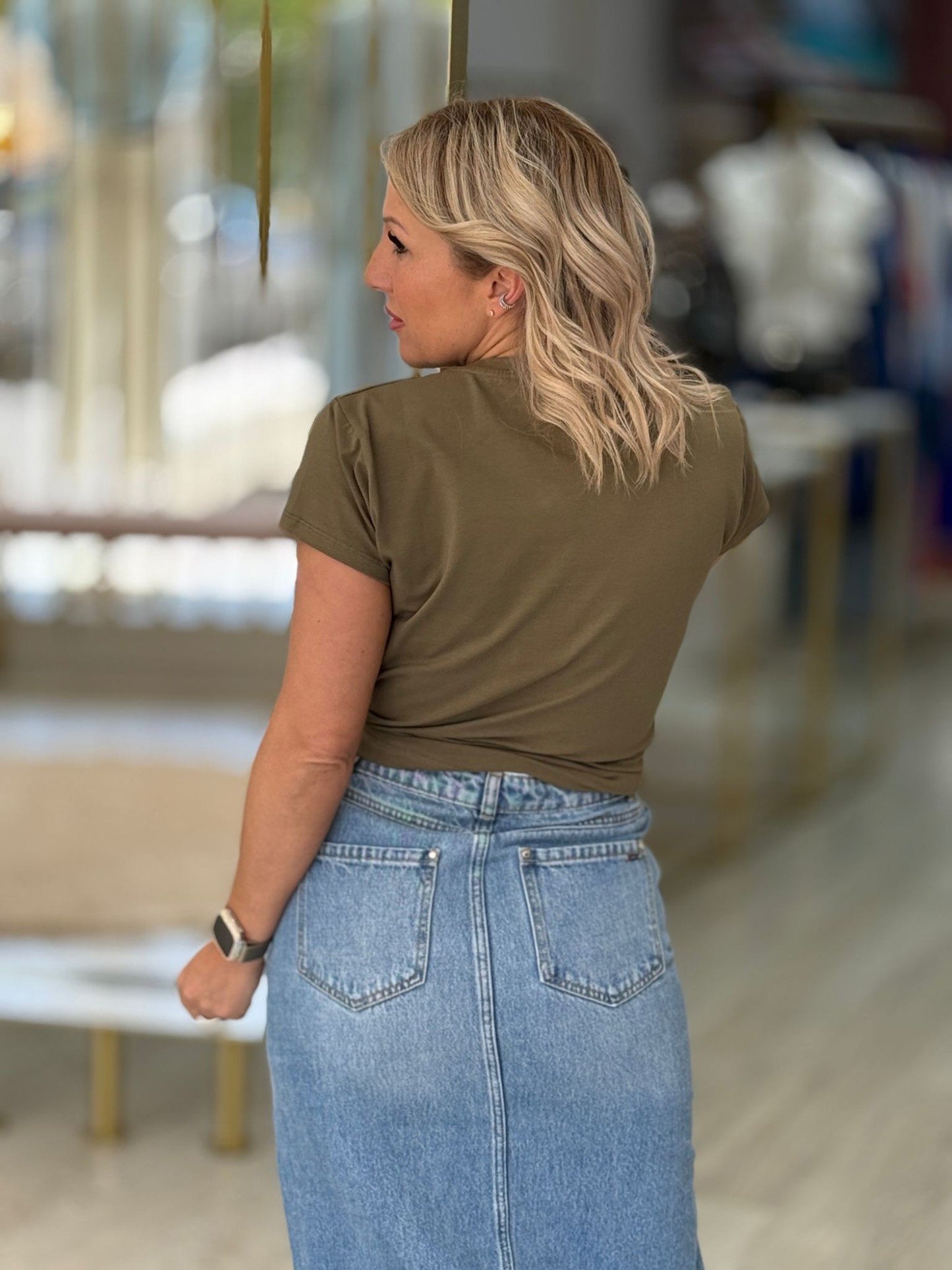 T-shirt em algodão com estampado na frente (+ cores)