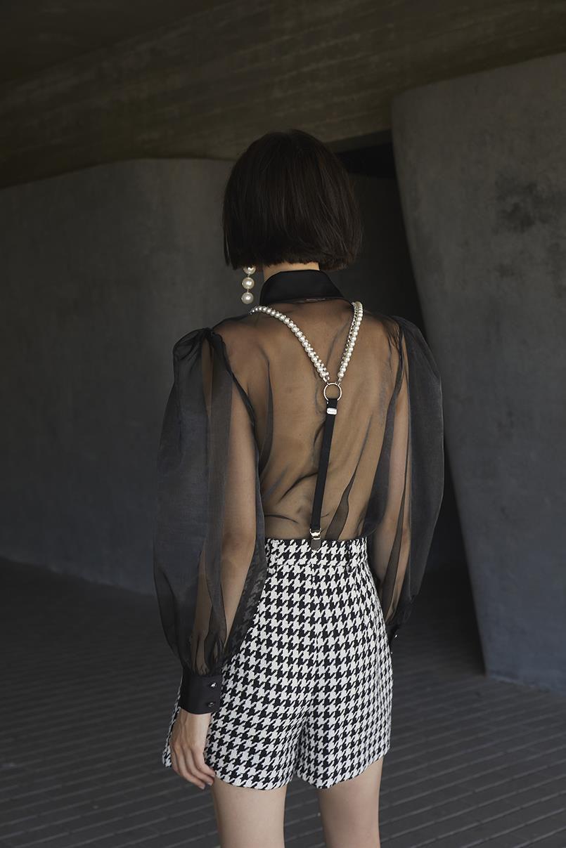 Suspensórios de pérolas e  strass