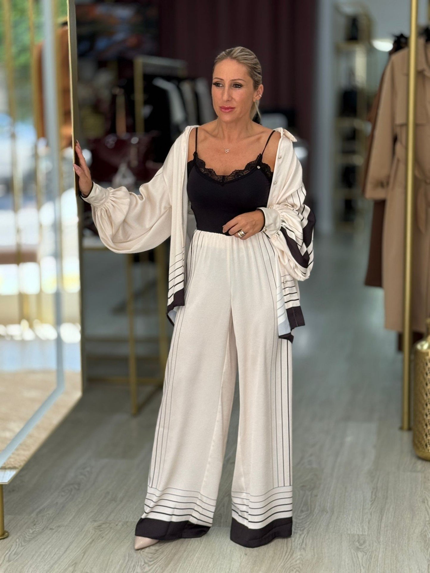 Blusa acetinada