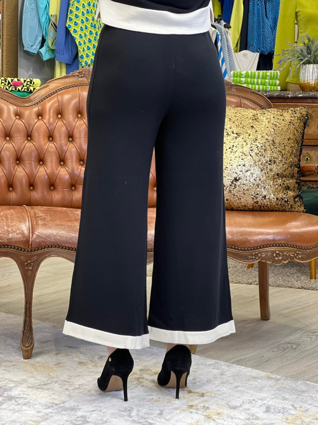 Calça culotte com contraste