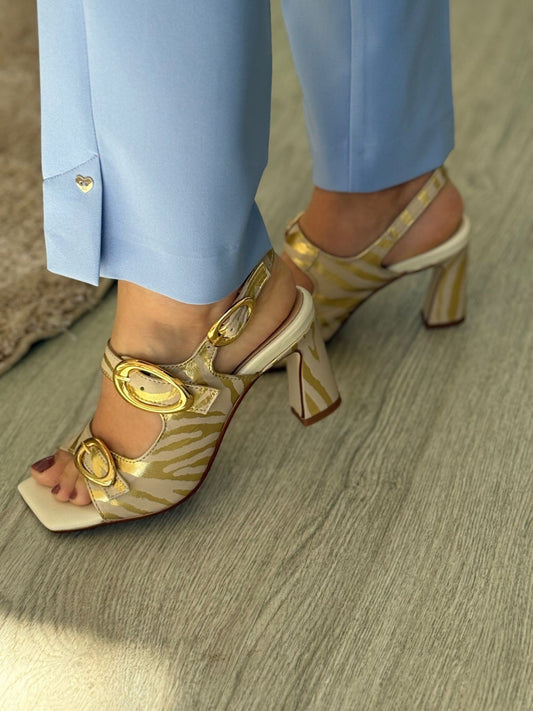 Sandália dourada