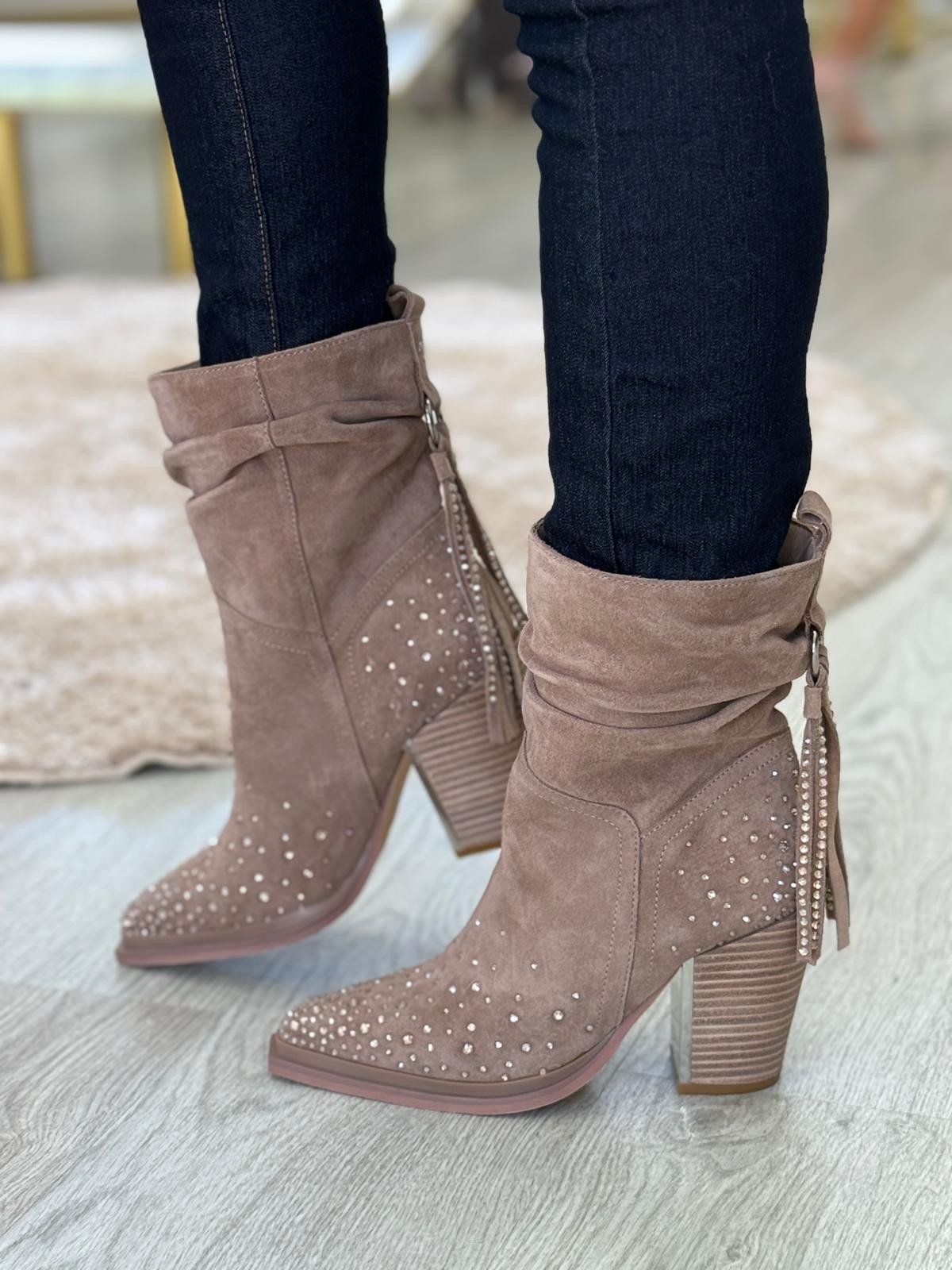 Botas com tacão