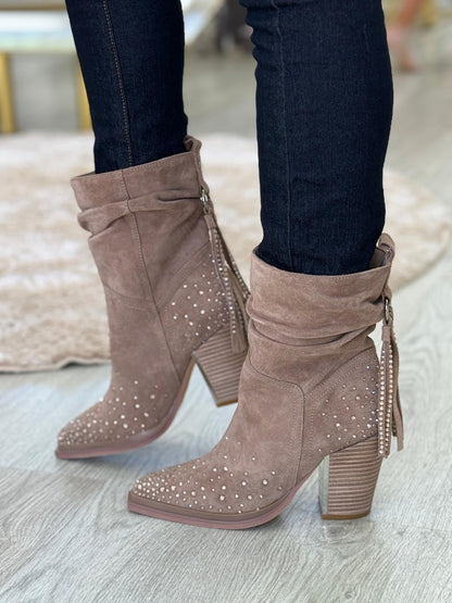 Botas com tacão