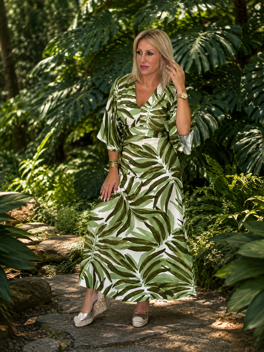 Vestido com abertura nas costas