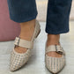 Sapatos bege com tachas