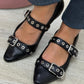 Sapatos pretos com fivela