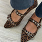 Sapatos leopardo com fivela