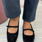 Sapatos de camurça com aplicação de cristais