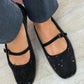 Sapatos de camurça com aplicação de cristais