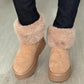 Botas bege com pelo