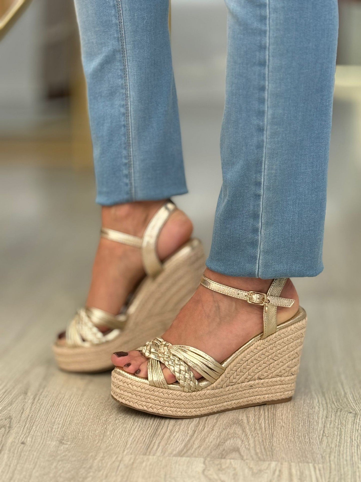 Sandálias com plantaforma