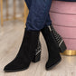 Botas com tachas