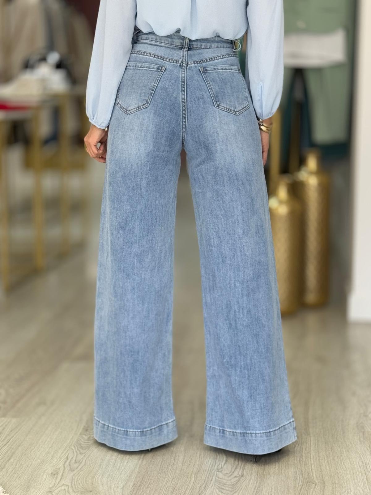 Jeans wide leg com brilhos