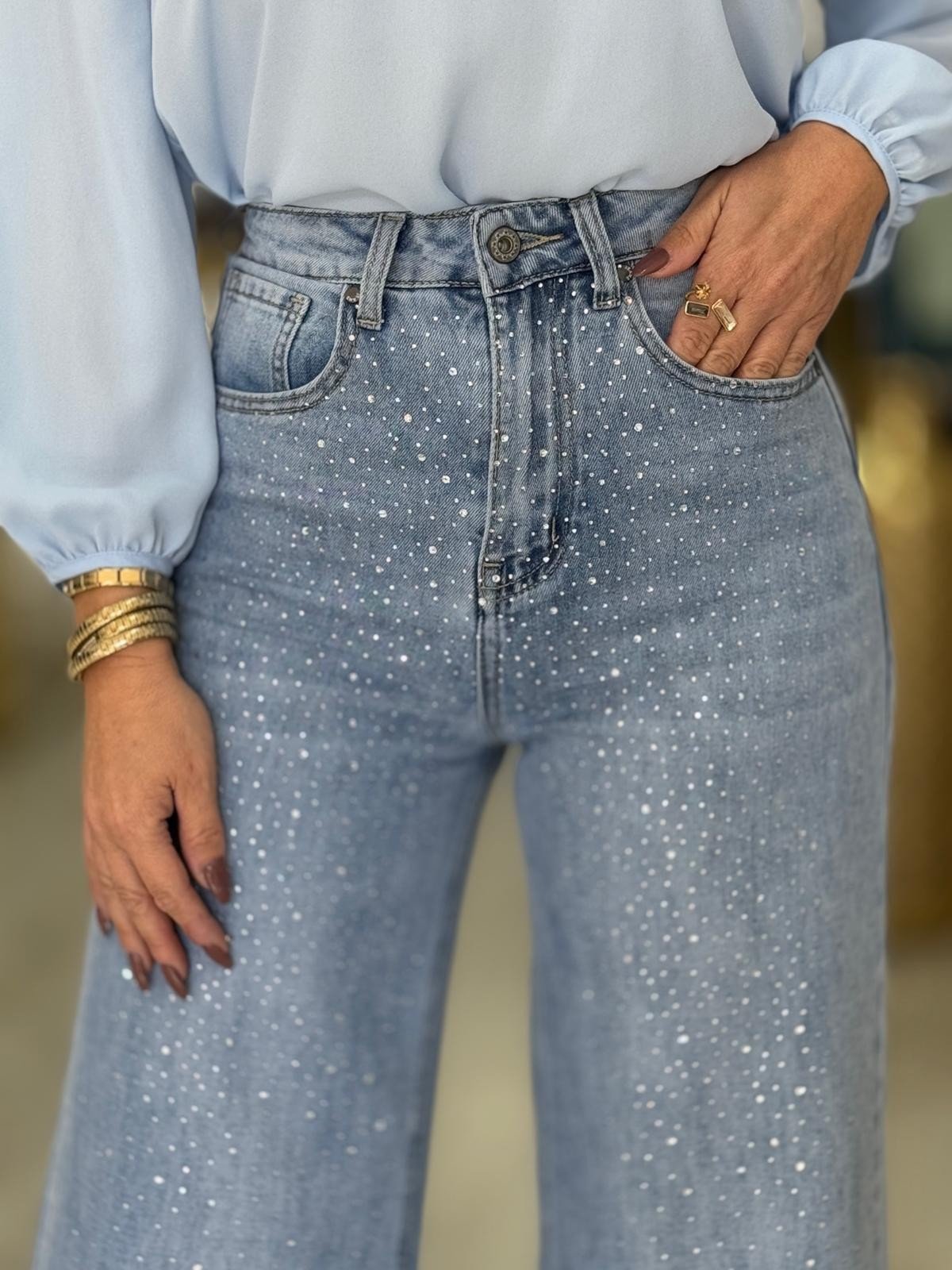 Jeans wide leg com brilhos