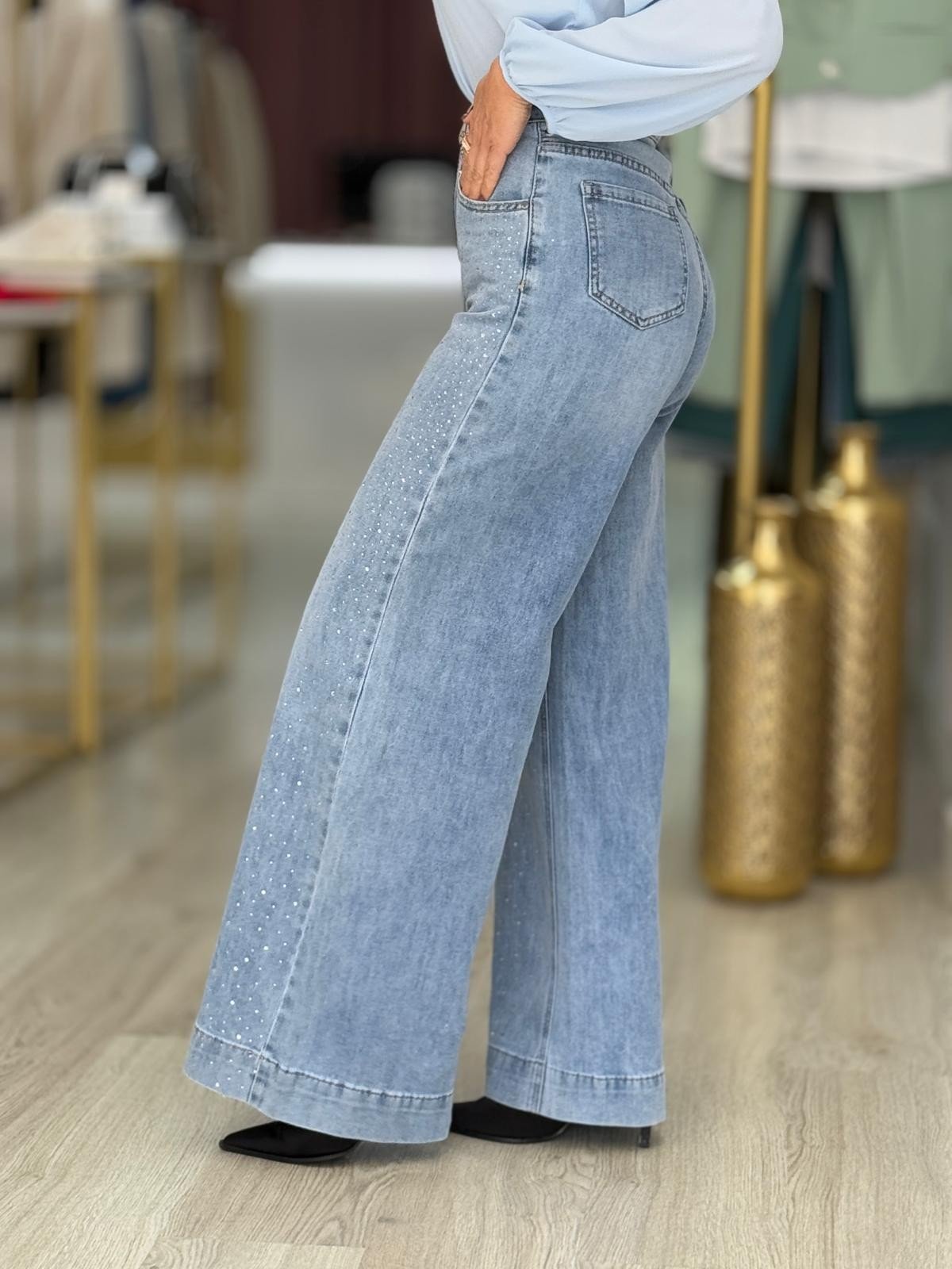 Jeans wide leg com brilhos