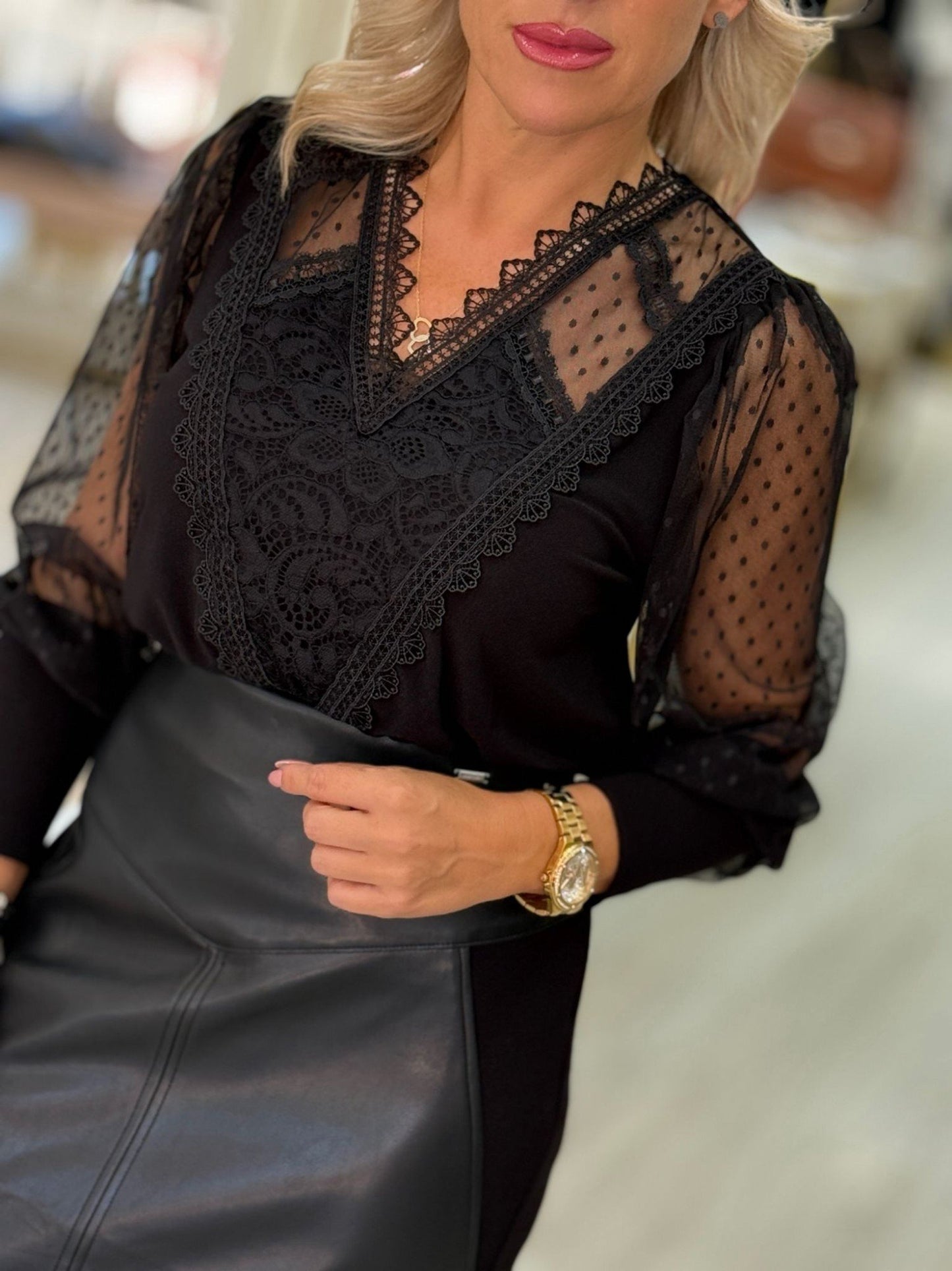Blusa em tule e renda