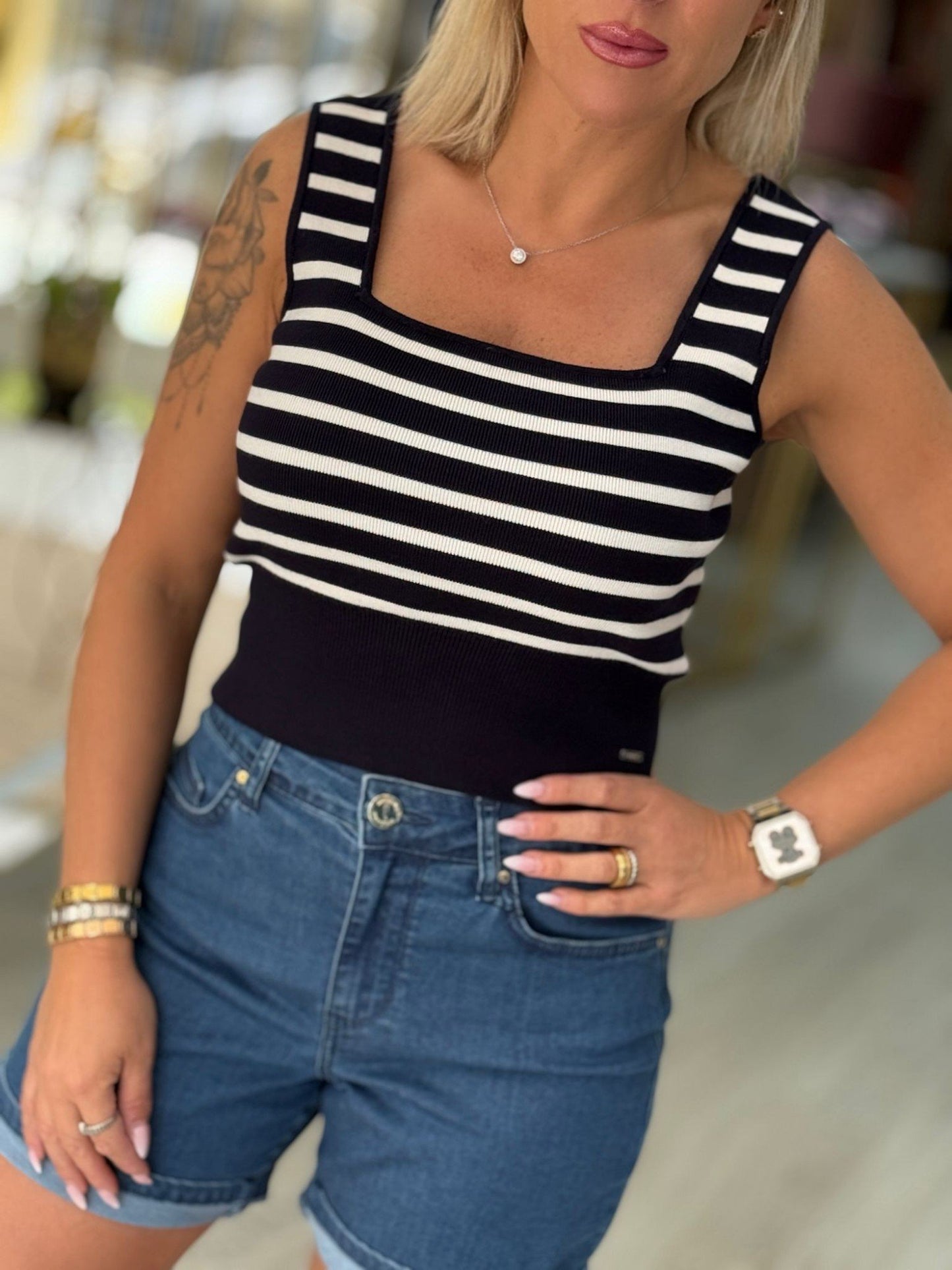 Top cropped de malha