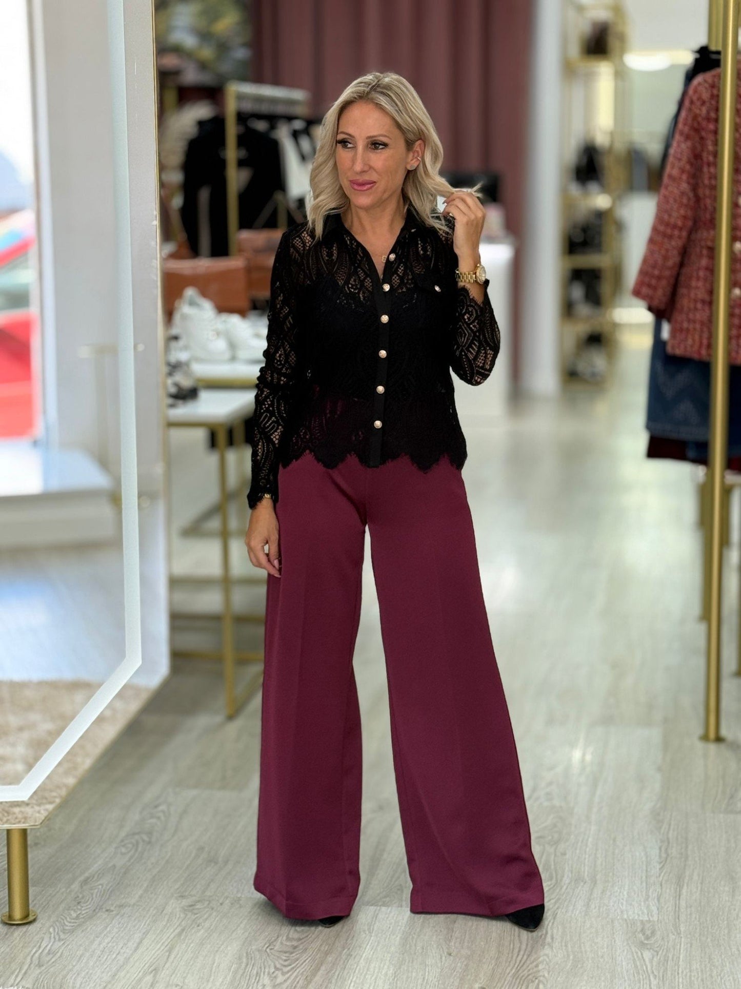 Camisa cropped em renda