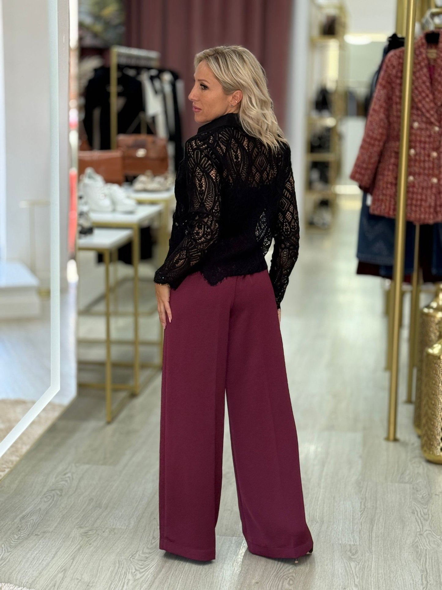 Camisa cropped em renda