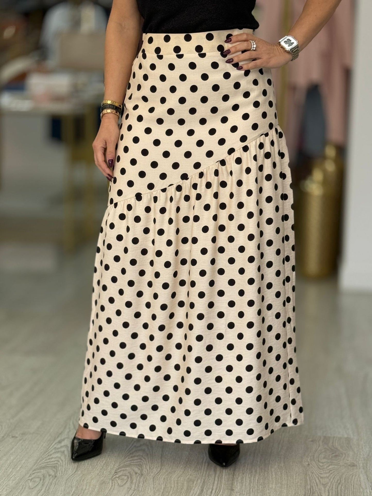 Saia comprida com bolas