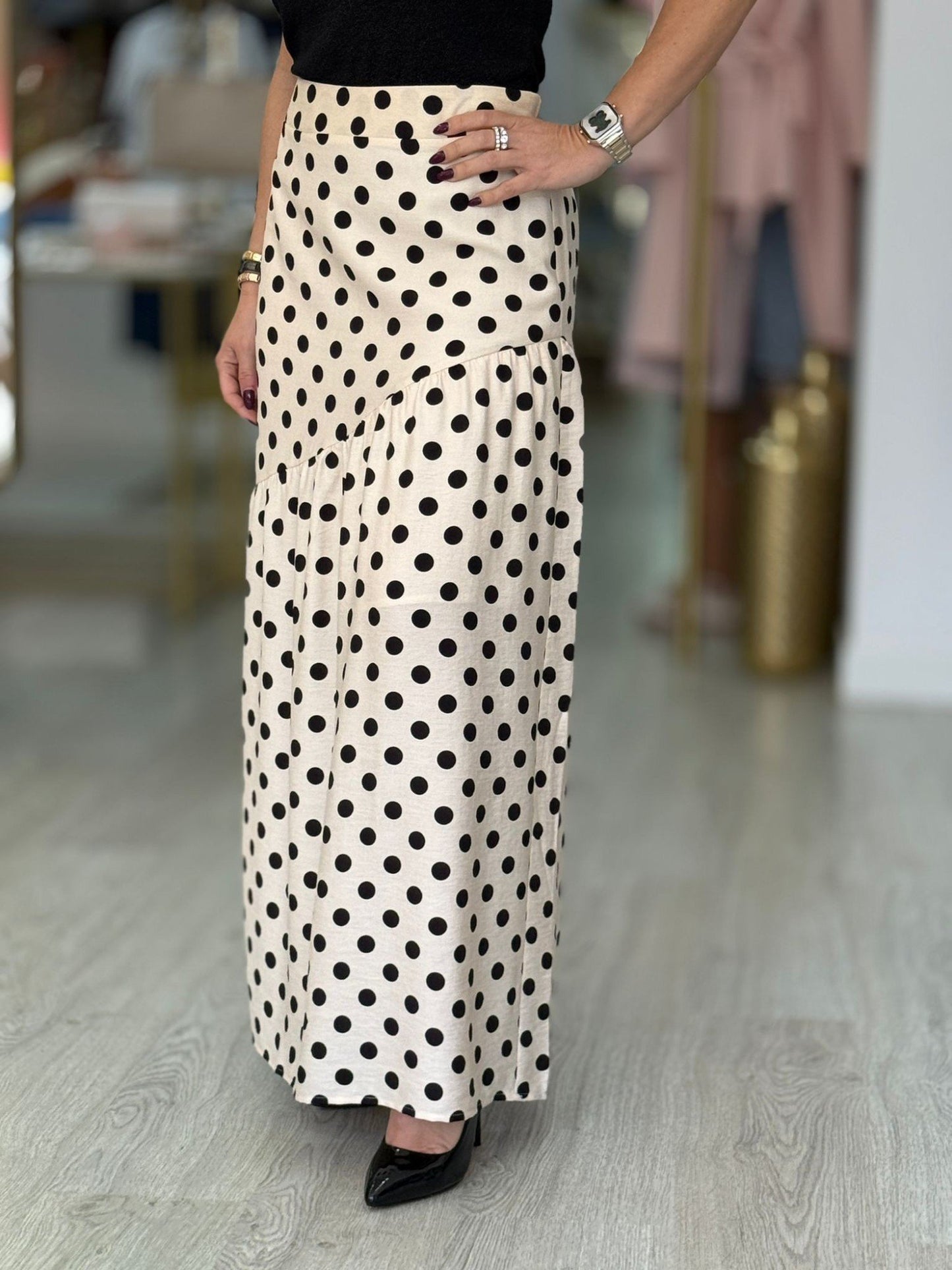 Saia comprida com bolas