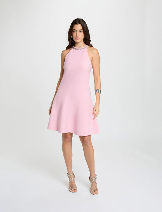 Vestido de malha com pedraria