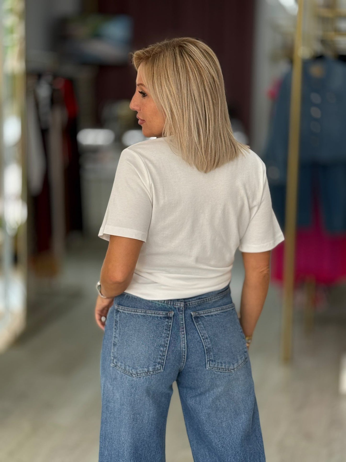 T-shirt com pedraria