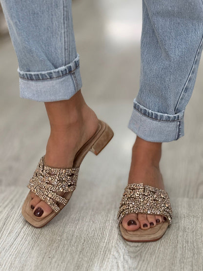Chinelas com strass