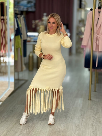 Vestido de malha com franjas