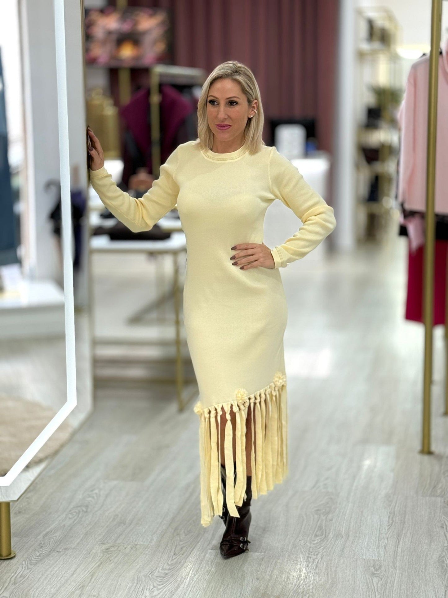 Vestido de malha com franjas