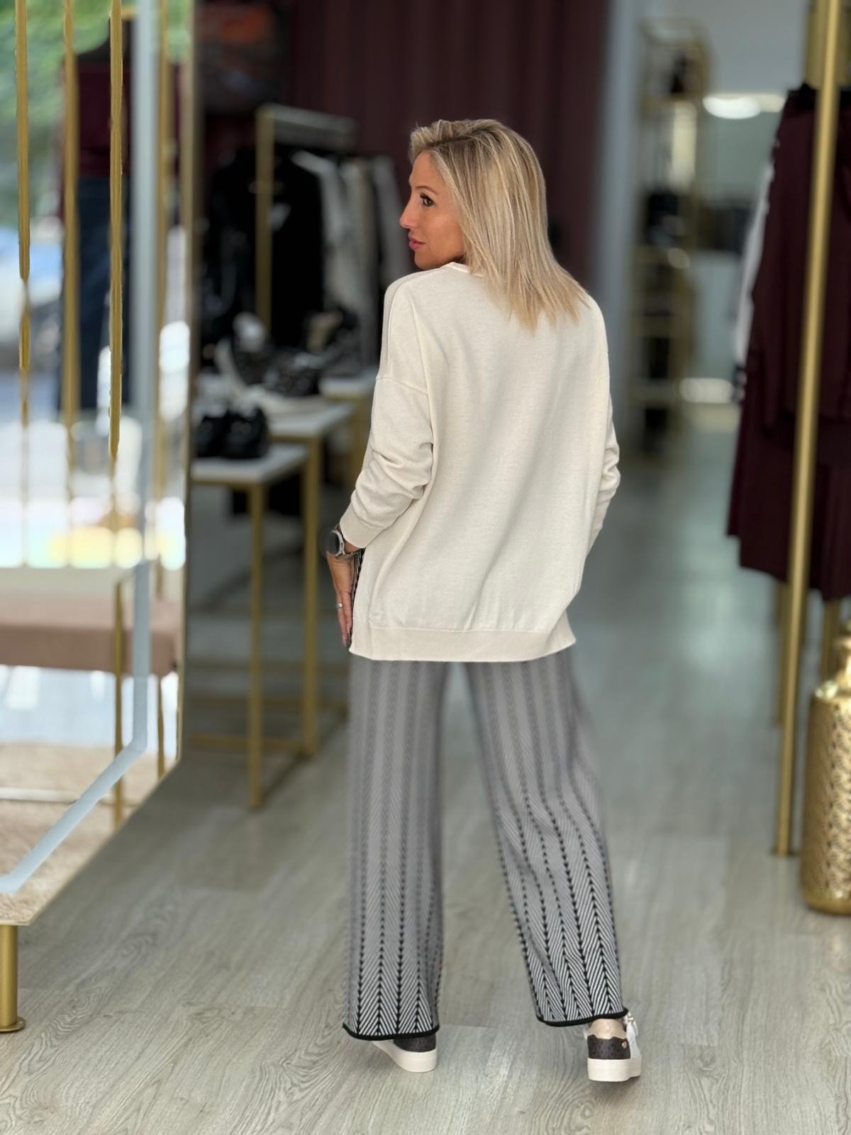 Camisola oversize com estrela