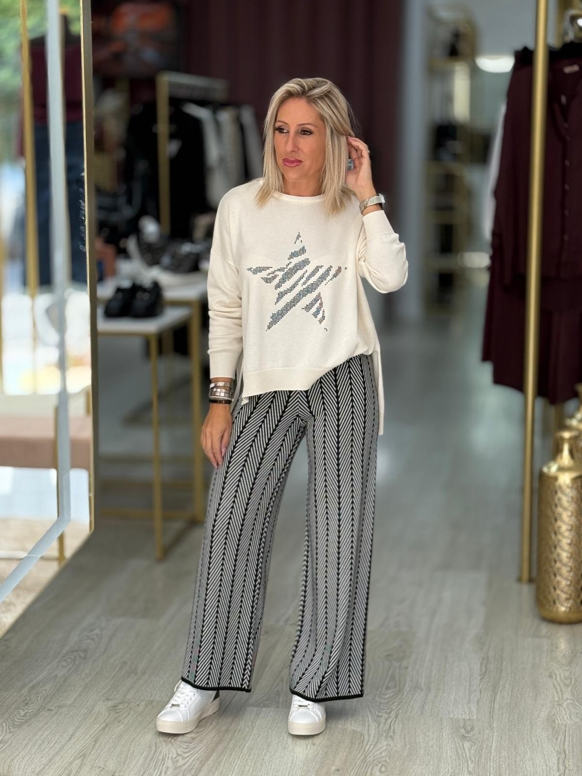 Camisola oversize com estrela