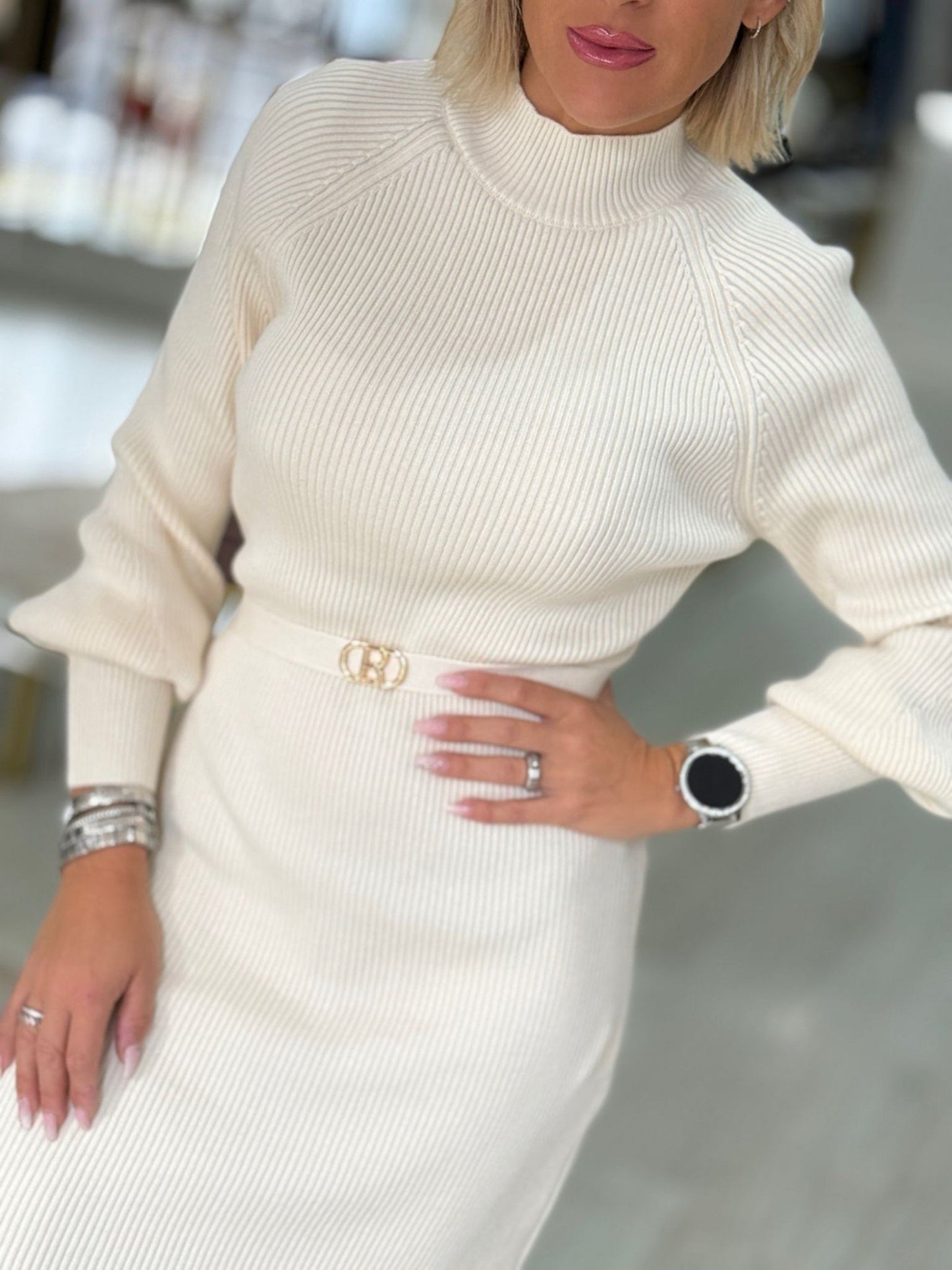 Vestido canelado com mangas bufantes (+ cores)