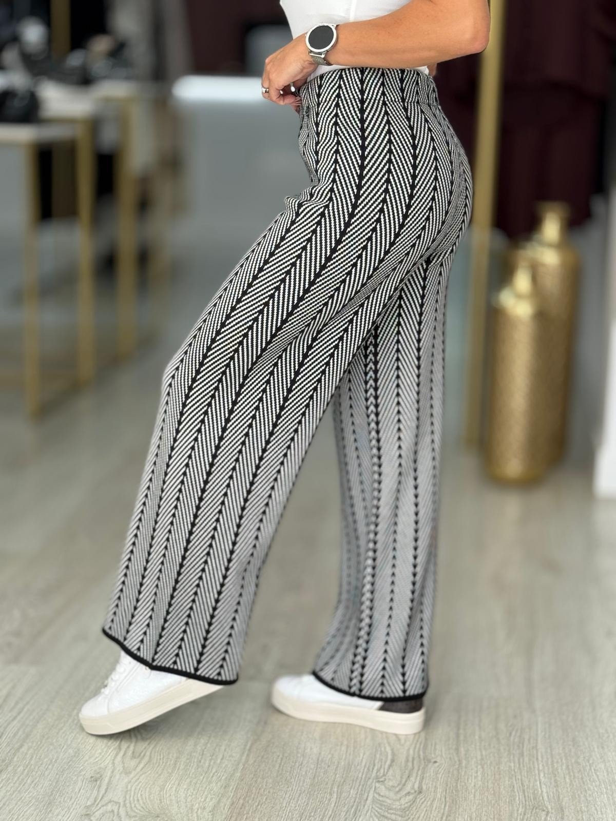 Calças com jacquard