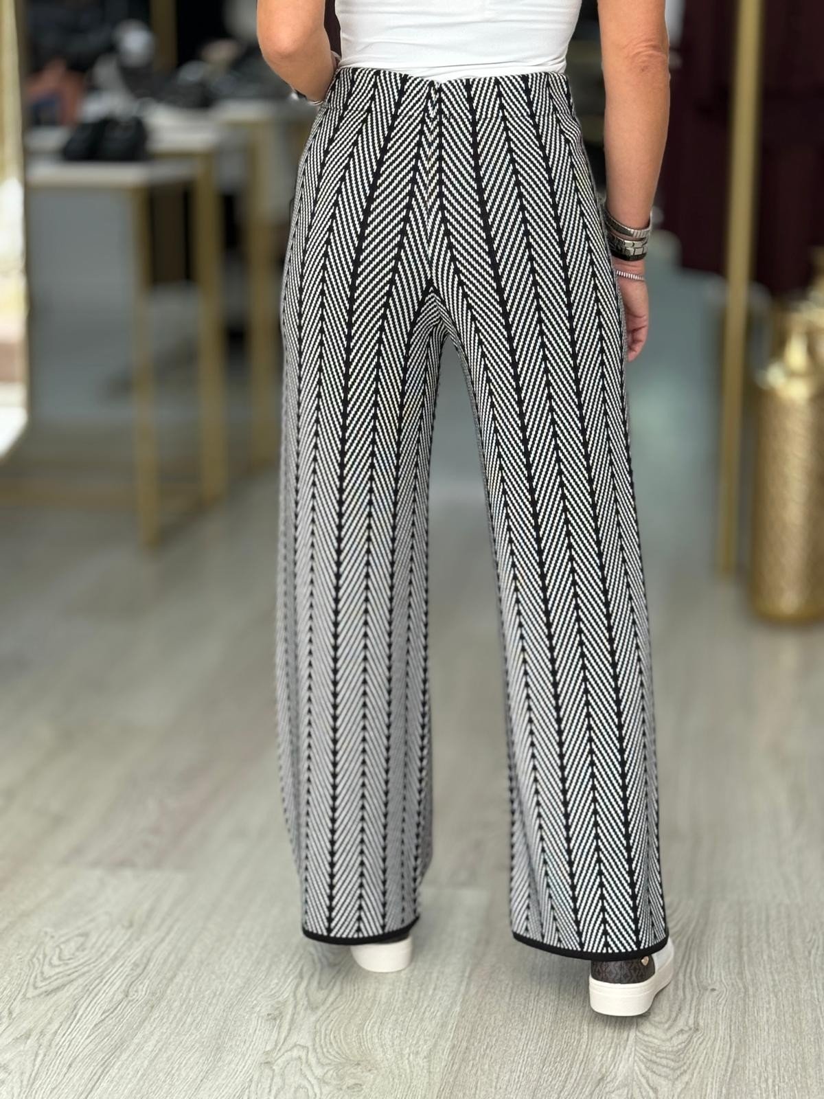 Calças com jacquard