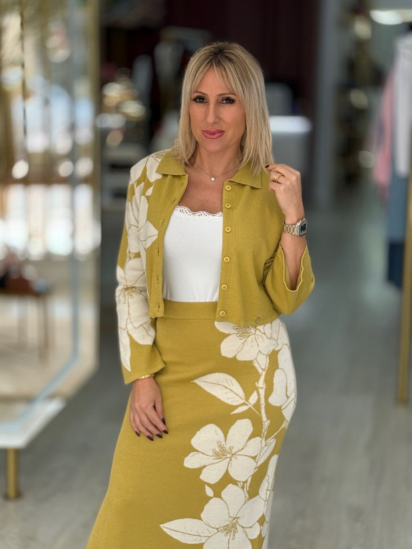 Casaco curto com jacquard flores
