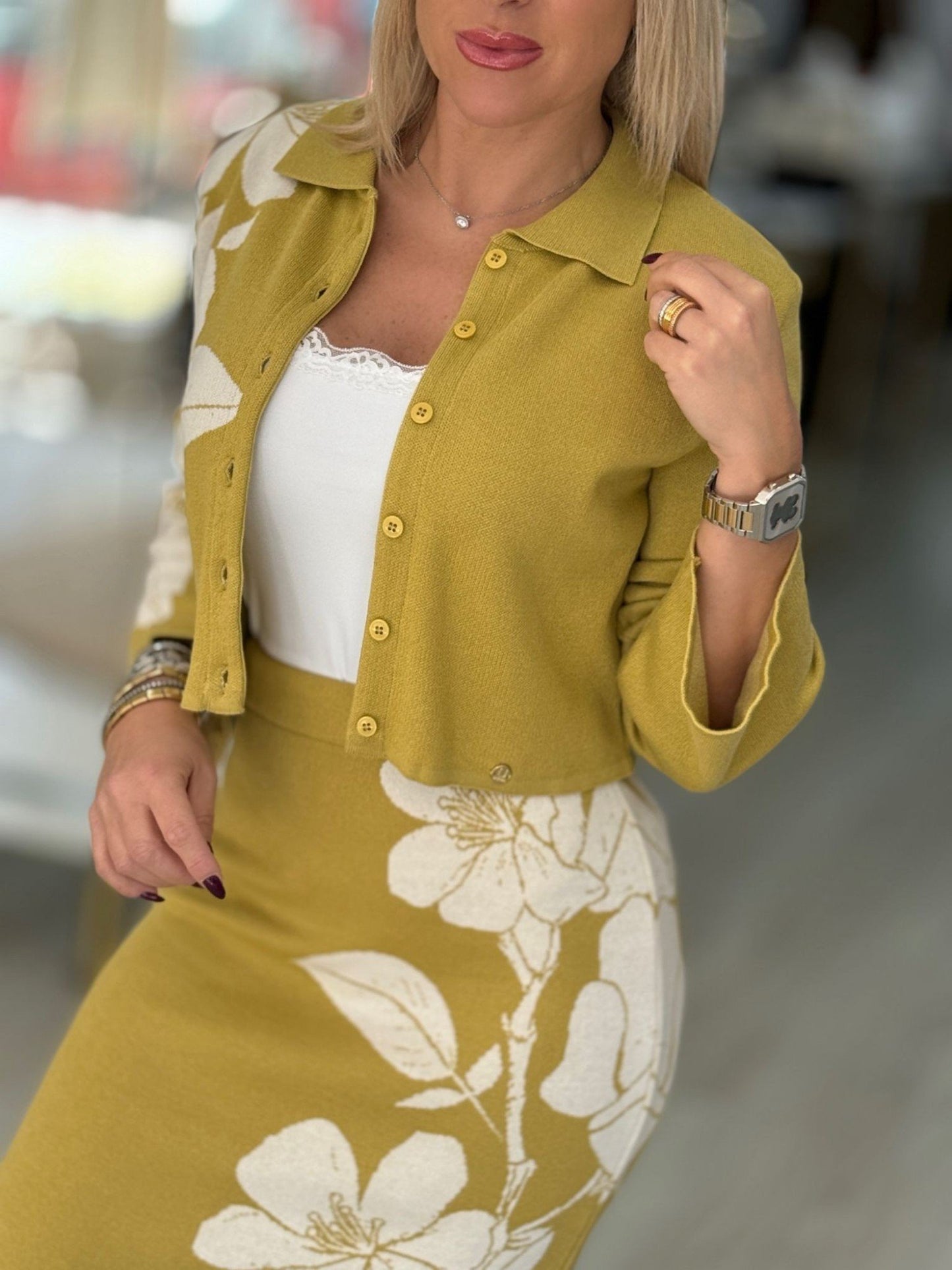 Casaco curto com jacquard flores