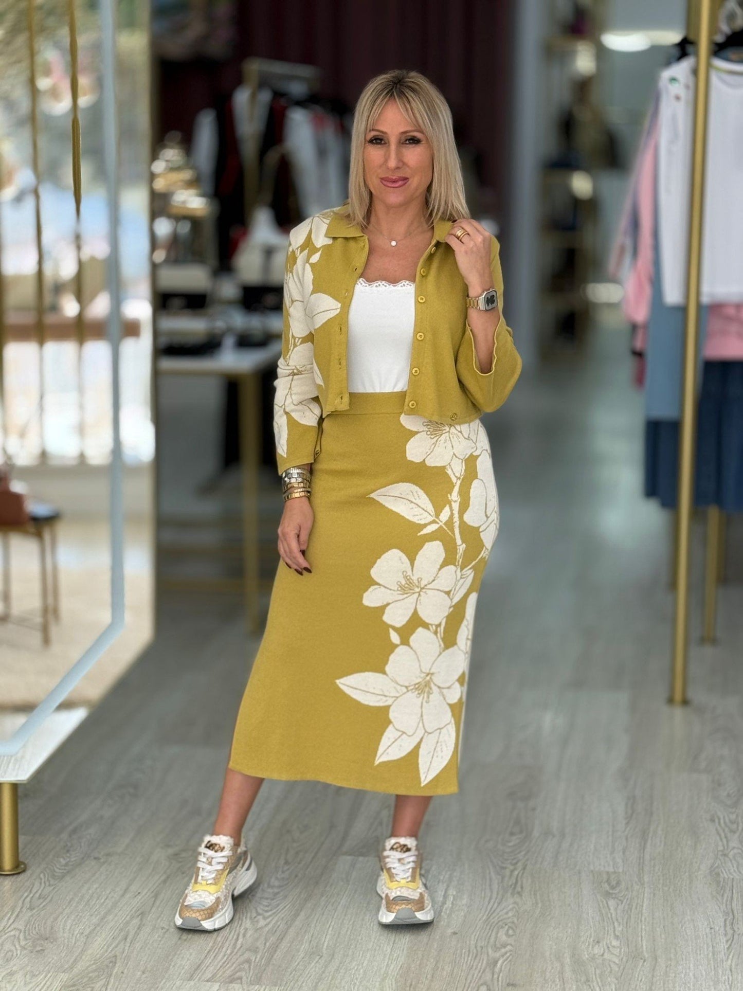 Casaco curto com jacquard flores