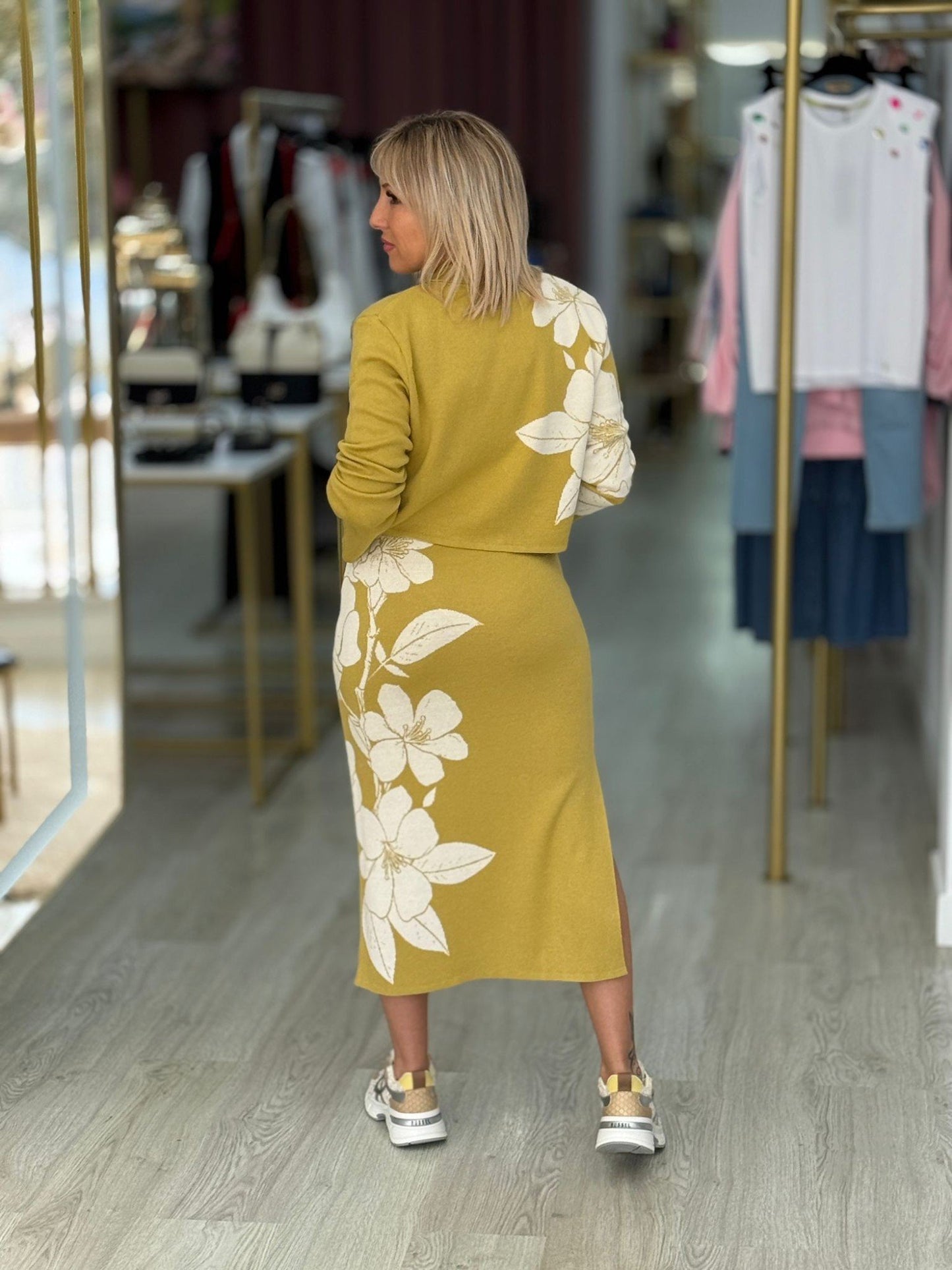 Casaco curto com jacquard flores