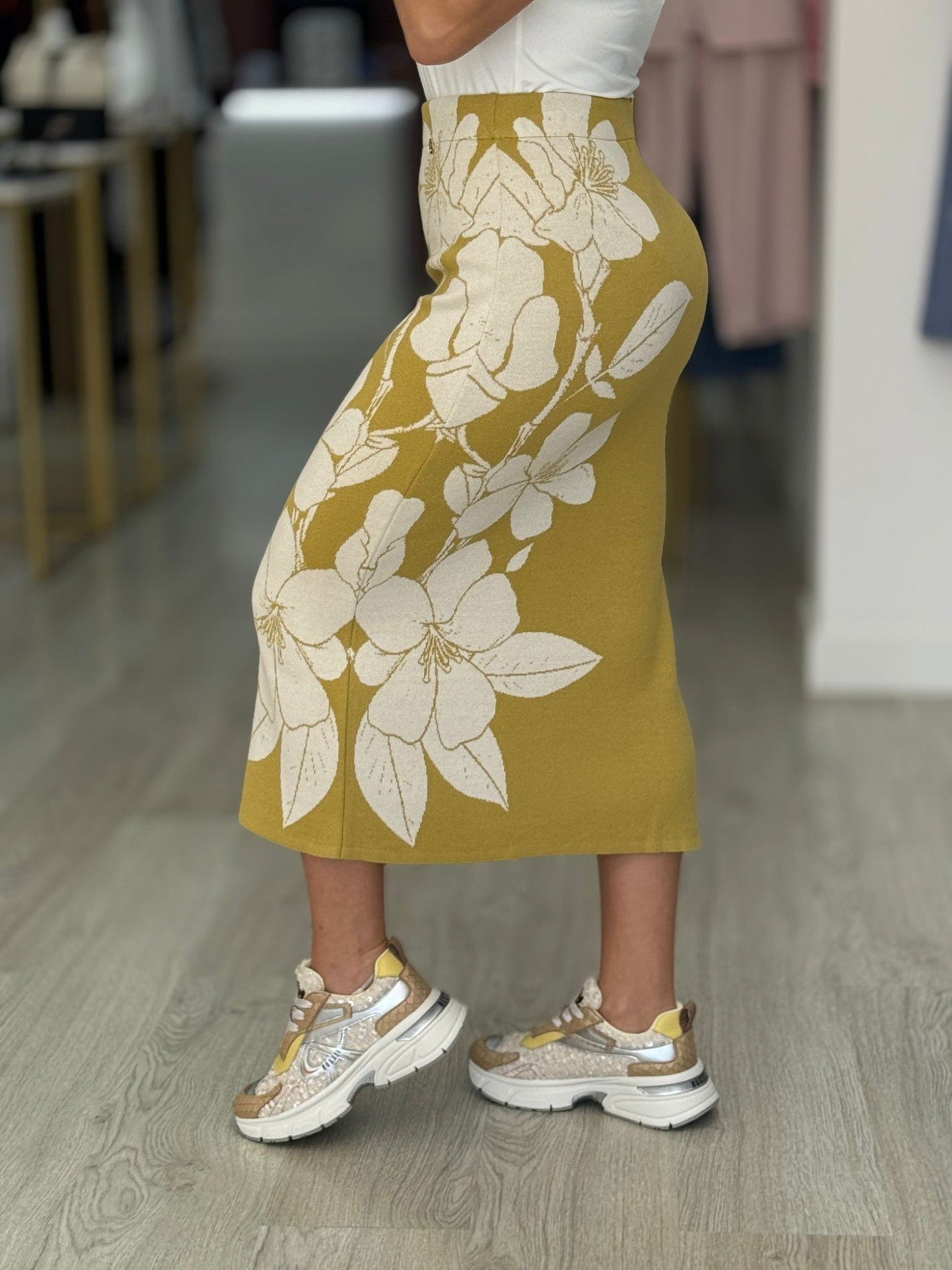 Saia com jacquard flores