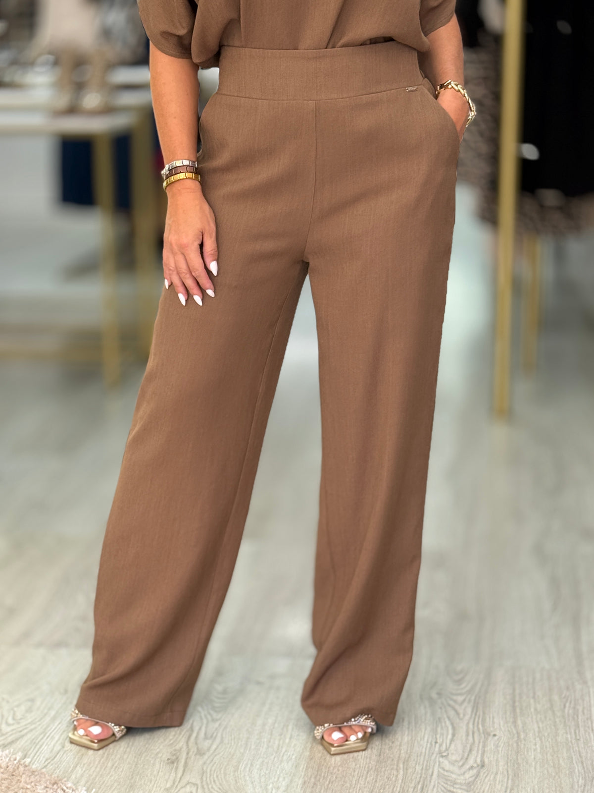 Calça straight em tecido com linho