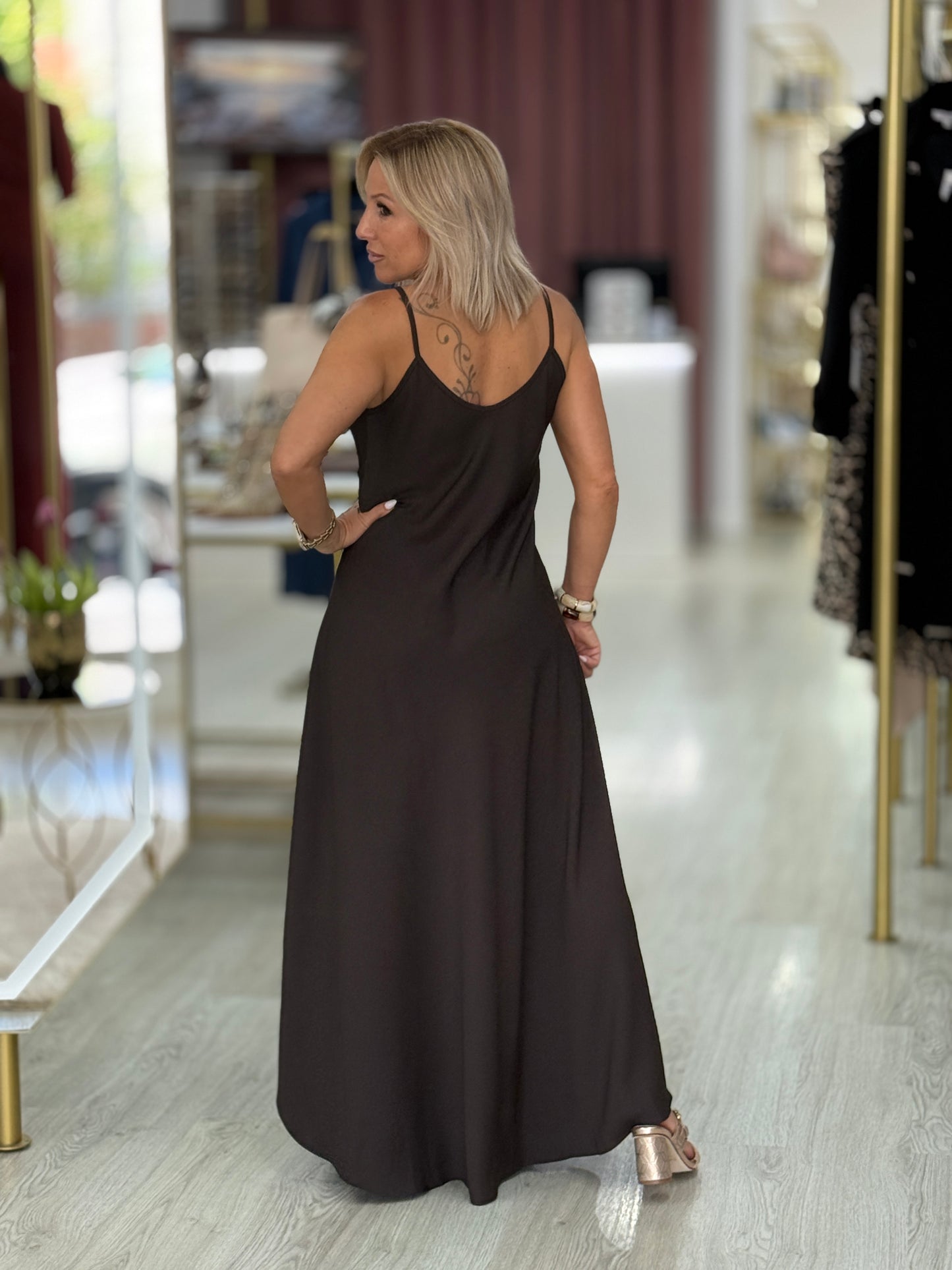 Vestido midi fluido de alças