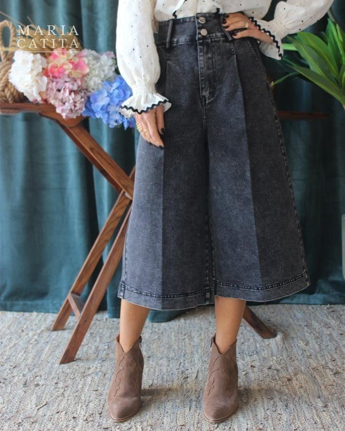 Bermudas com bordado