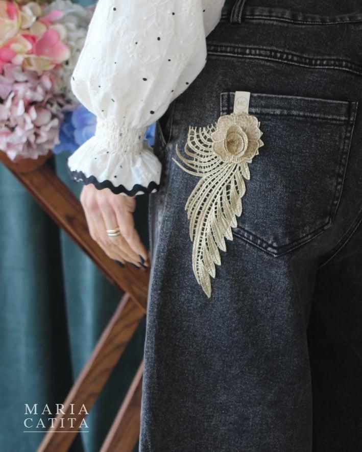 Bermudas com bordado