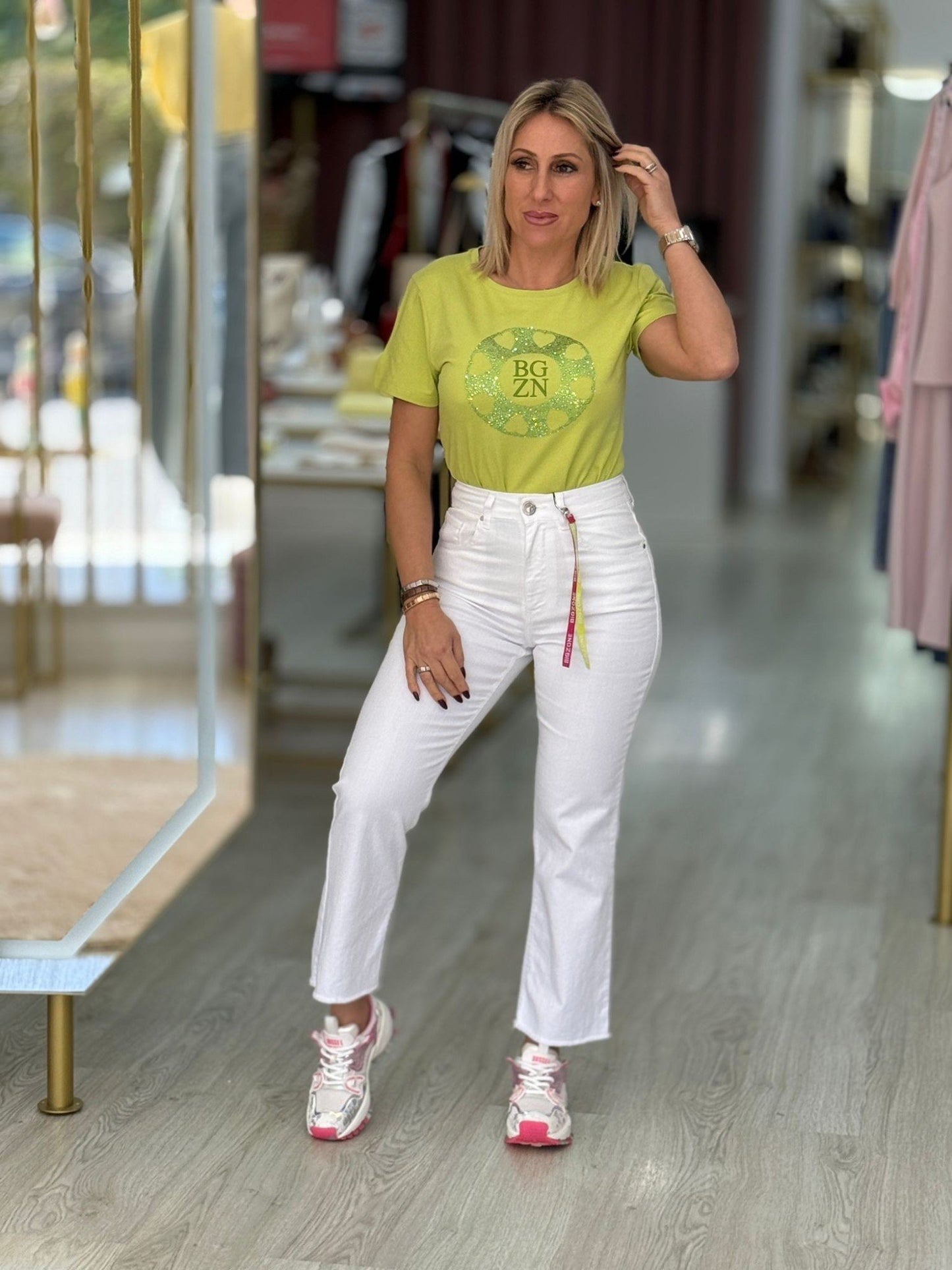 T-shirt com strass